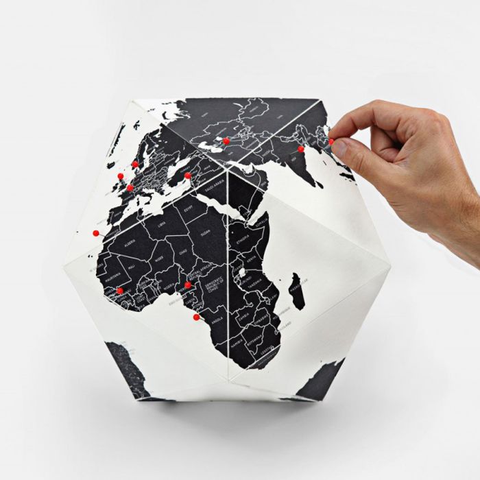 GLOBE PAPIER PIN IT AVEC FRONTIERES
