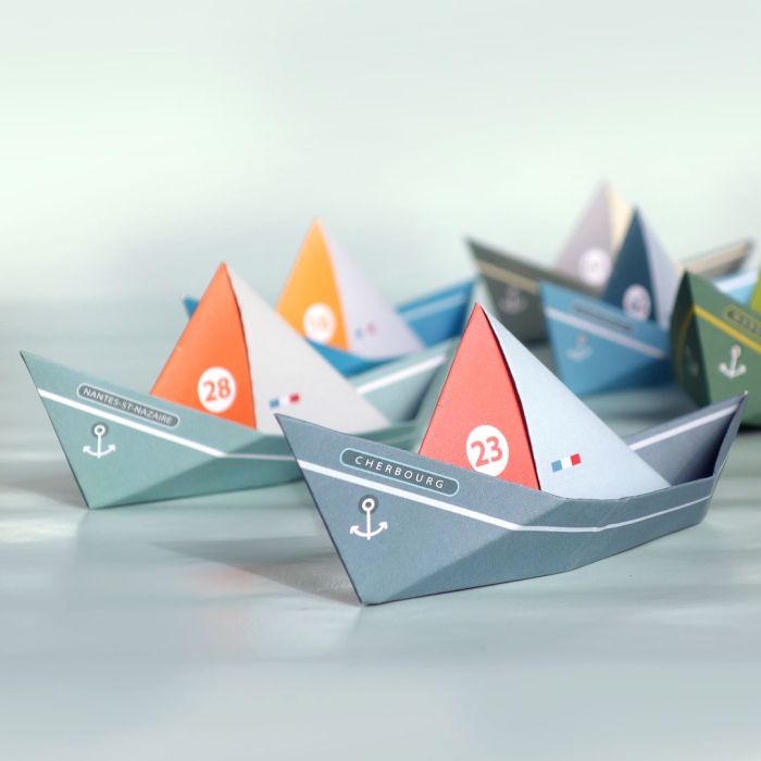 BATEAUX FLOTTANTS EN PAPIER