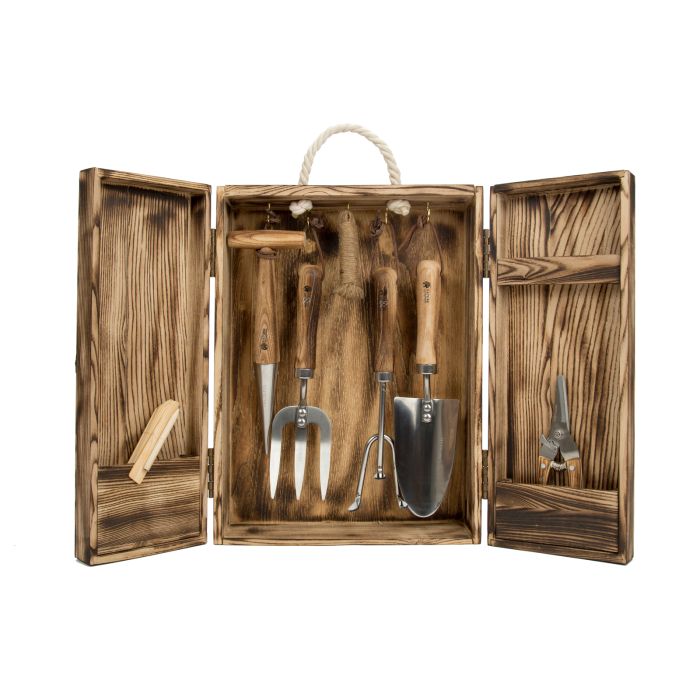 7 OUTILS INDISPENSABLES DU JARDINIER