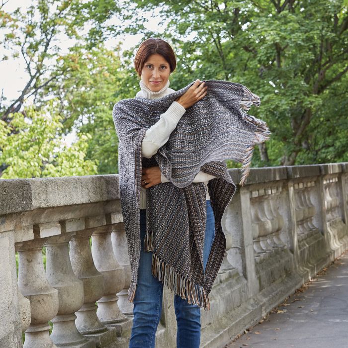 PONCHO ALPAGA GRIS