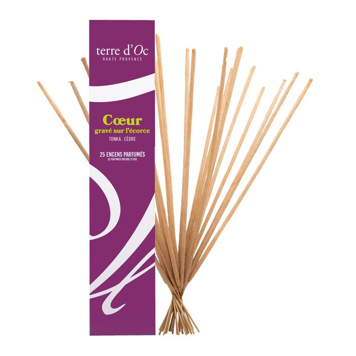 25 BAT COEUR GRAVE SUR L ECORCE