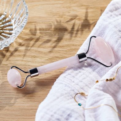 ROULEAU DE MASSAGE VISAGE QUARTZ ROSE V2